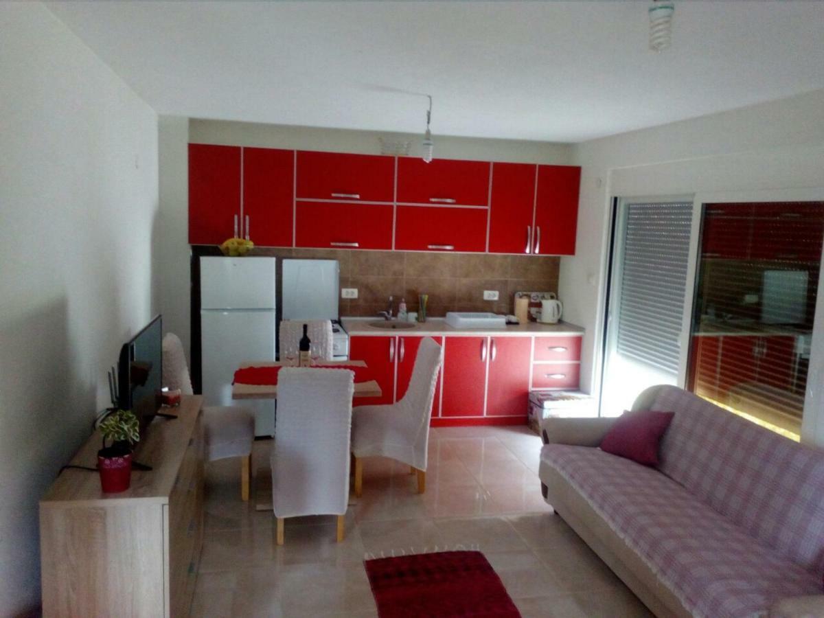 Apartman Strahinja Тиват Екстериор снимка