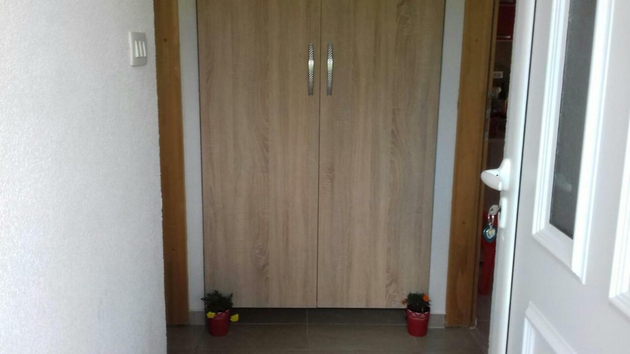 Apartman Strahinja Тиват Екстериор снимка